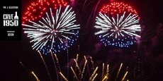 Feu d'artifice bleu blanc rouge